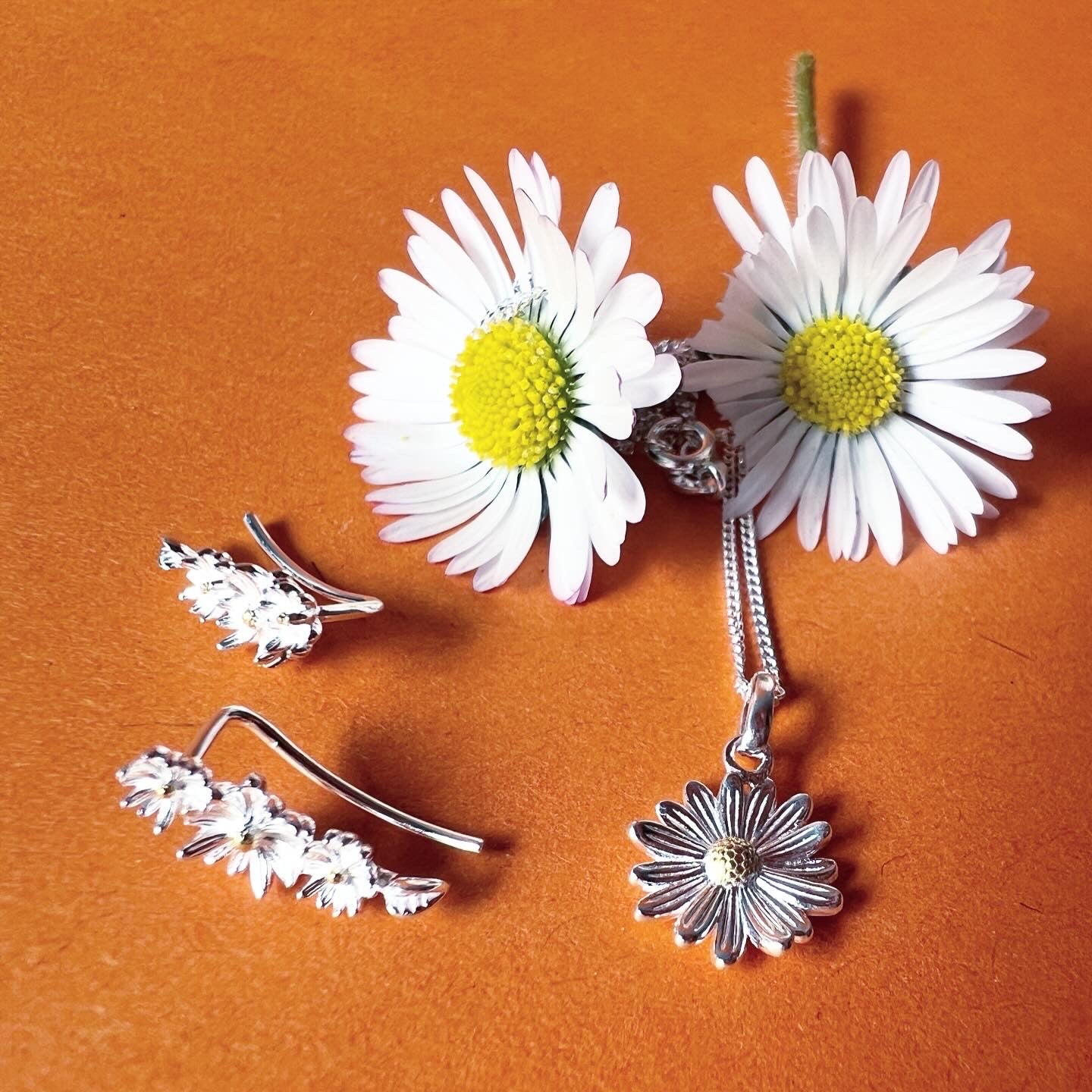 Daisy Flower Ear Climber