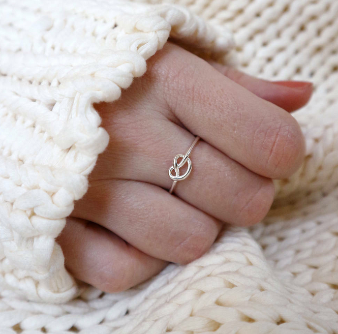 Classic Knot Ring